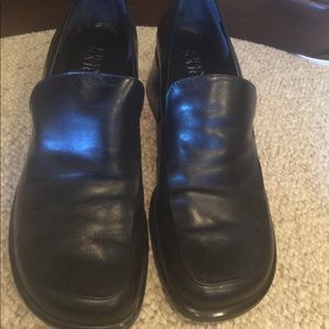 Genuine leather 2 1/2 inch chunky heel